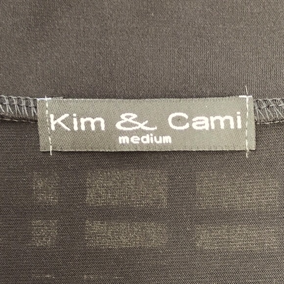 Kim & Cami Cold Shoulder Top - Picture 8 of 10